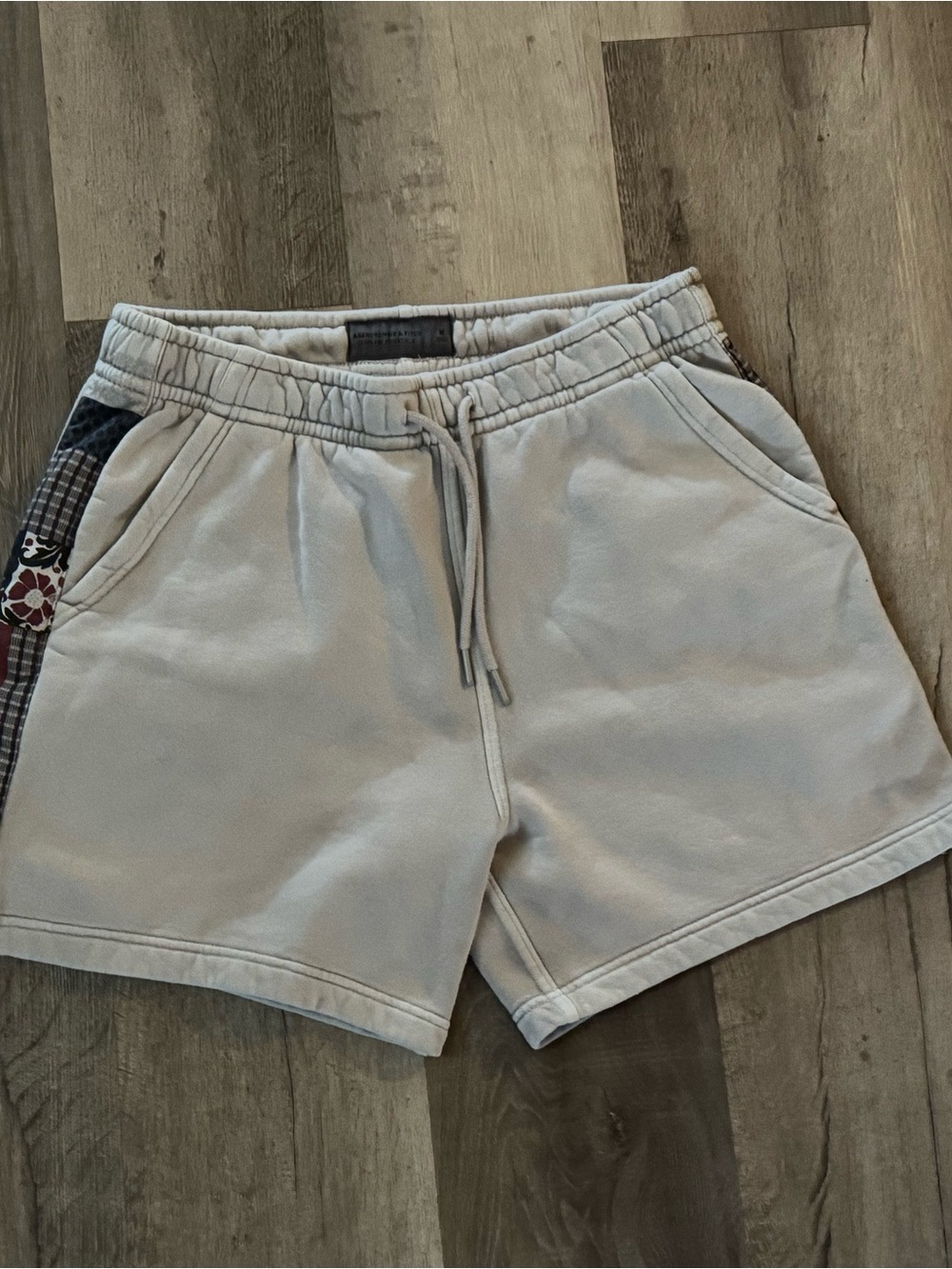 Abercrombie & Fitch Men's Light Gray Drawstring Casual Shorts